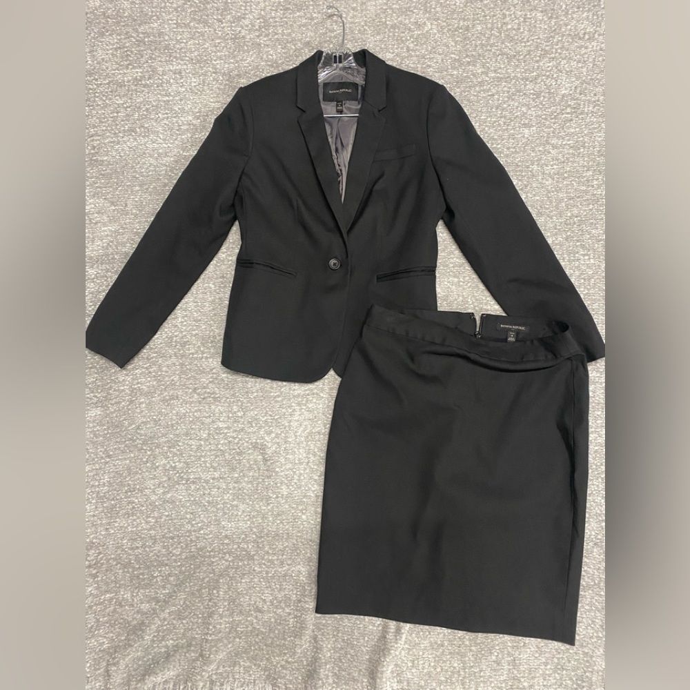 Banana Republic Suit